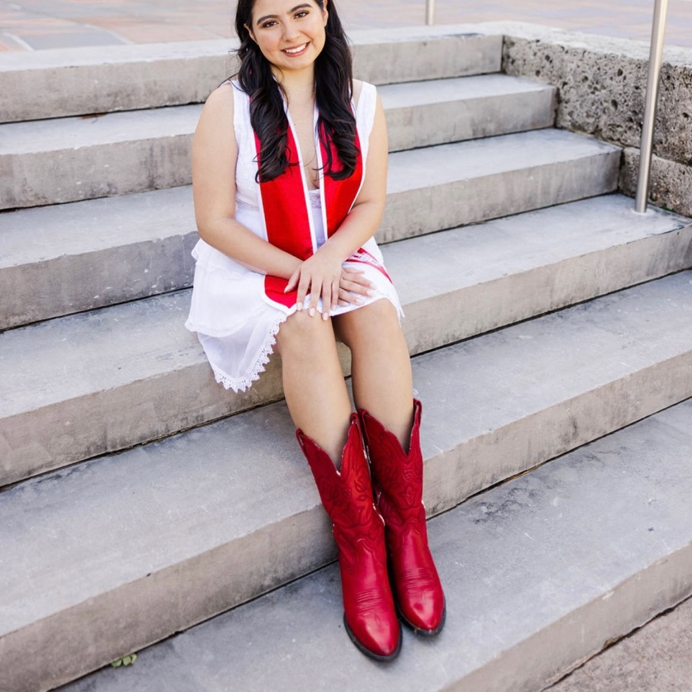 { ARIAT } Heritage Red Leather Western Boots